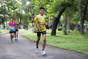 BIB: 1069
                            <button type="button" onclick="openModal(5032265)" class="btn btn-primary btn-sm float-right btn-popup" data-toggle="modal" data-target=".modal-high-quality">
                        <i class="fas fa-shopping-cart"></i> Add to Cart
                    </button>
                                            <button type="button" onclick="isThisMe(5032265, true)" class="btn btn-success btn-sm float-right btn-popup btn-isme hidden" data-toggle="tooltip" data-placement="bottom" title="นี่คือรูปของคุณใช่ไหม คลิกที่นี่เพื่อเอาเข้าอัลบั้ม">
                        <i class="fas fa-plus"></i> Add to album
                    </button>
                    <button type="button" onclick="isThisMe(5032265, false)" class="btn btn-warning btn-sm float-right btn-popup btn-isnotme hidden">
                        <i class="fas fa-ban"></i> Remove from album
                    </button>