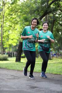 BIB: 0942
                            <button type="button" onclick="openModal(5036135)" class="btn btn-primary btn-sm float-right btn-popup" data-toggle="modal" data-target=".modal-high-quality">
                        <i class="fas fa-shopping-cart"></i> Add to Cart
                    </button>
                                            <button type="button" onclick="isThisMe(5036135, true)" class="btn btn-success btn-sm float-right btn-popup btn-isme hidden" data-toggle="tooltip" data-placement="bottom" title="นี่คือรูปของคุณใช่ไหม คลิกที่นี่เพื่อเอาเข้าอัลบั้ม">
                        <i class="fas fa-plus"></i> Add to album
                    </button>
                    <button type="button" onclick="isThisMe(5036135, false)" class="btn btn-warning btn-sm float-right btn-popup btn-isnotme hidden">
                        <i class="fas fa-ban"></i> Remove from album
                    </button>