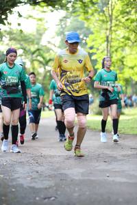 BIB: 0766, 326
                            <button type="button" onclick="openModal(5035772)" class="btn btn-primary btn-sm float-right btn-popup" data-toggle="modal" data-target=".modal-high-quality">
                        <i class="fas fa-shopping-cart"></i> Add to Cart
                    </button>
                                            <button type="button" onclick="isThisMe(5035772, true)" class="btn btn-success btn-sm float-right btn-popup btn-isme hidden" data-toggle="tooltip" data-placement="bottom" title="นี่คือรูปของคุณใช่ไหม คลิกที่นี่เพื่อเอาเข้าอัลบั้ม">
                        <i class="fas fa-plus"></i> Add to album
                    </button>
                    <button type="button" onclick="isThisMe(5035772, false)" class="btn btn-warning btn-sm float-right btn-popup btn-isnotme hidden">
                        <i class="fas fa-ban"></i> Remove from album
                    </button>