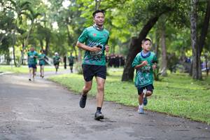 BIB: 1131
                            <button type="button" onclick="openModal(5032391)" class="btn btn-primary btn-sm float-right btn-popup" data-toggle="modal" data-target=".modal-high-quality">
                        <i class="fas fa-shopping-cart"></i> Add to Cart
                    </button>
                                            <button type="button" onclick="isThisMe(5032391, true)" class="btn btn-success btn-sm float-right btn-popup btn-isme hidden" data-toggle="tooltip" data-placement="bottom" title="นี่คือรูปของคุณใช่ไหม คลิกที่นี่เพื่อเอาเข้าอัลบั้ม">
                        <i class="fas fa-plus"></i> Add to album
                    </button>
                    <button type="button" onclick="isThisMe(5032391, false)" class="btn btn-warning btn-sm float-right btn-popup btn-isnotme hidden">
                        <i class="fas fa-ban"></i> Remove from album
                    </button>