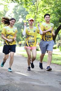 BIB: 0524, 0647, 0105
                            <button type="button" onclick="openModal(5040796)" class="btn btn-primary btn-sm float-right btn-popup" data-toggle="modal" data-target=".modal-high-quality">
                        <i class="fas fa-shopping-cart"></i> Add to Cart
                    </button>
                                            <button type="button" onclick="isThisMe(5040796, true)" class="btn btn-success btn-sm float-right btn-popup btn-isme hidden" data-toggle="tooltip" data-placement="bottom" title="นี่คือรูปของคุณใช่ไหม คลิกที่นี่เพื่อเอาเข้าอัลบั้ม">
                        <i class="fas fa-plus"></i> Add to album
                    </button>
                    <button type="button" onclick="isThisMe(5040796, false)" class="btn btn-warning btn-sm float-right btn-popup btn-isnotme hidden">
                        <i class="fas fa-ban"></i> Remove from album
                    </button>