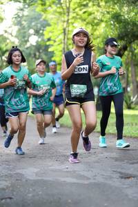 BIB: 395
                            <button type="button" onclick="openModal(5033957)" class="btn btn-primary btn-sm float-right btn-popup" data-toggle="modal" data-target=".modal-high-quality">
                        <i class="fas fa-shopping-cart"></i> Add to Cart
                    </button>
                                            <button type="button" onclick="isThisMe(5033957, true)" class="btn btn-success btn-sm float-right btn-popup btn-isme hidden" data-toggle="tooltip" data-placement="bottom" title="นี่คือรูปของคุณใช่ไหม คลิกที่นี่เพื่อเอาเข้าอัลบั้ม">
                        <i class="fas fa-plus"></i> Add to album
                    </button>
                    <button type="button" onclick="isThisMe(5033957, false)" class="btn btn-warning btn-sm float-right btn-popup btn-isnotme hidden">
                        <i class="fas fa-ban"></i> Remove from album
                    </button>