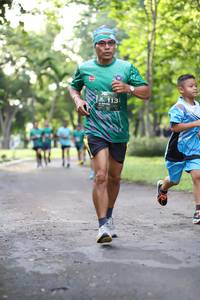 BIB: 113
                            <button type="button" onclick="openModal(5033366)" class="btn btn-primary btn-sm float-right btn-popup" data-toggle="modal" data-target=".modal-high-quality">
                        <i class="fas fa-shopping-cart"></i> Add to Cart
                    </button>
                                            <button type="button" onclick="isThisMe(5033366, true)" class="btn btn-success btn-sm float-right btn-popup btn-isme hidden" data-toggle="tooltip" data-placement="bottom" title="นี่คือรูปของคุณใช่ไหม คลิกที่นี่เพื่อเอาเข้าอัลบั้ม">
                        <i class="fas fa-plus"></i> Add to album
                    </button>
                    <button type="button" onclick="isThisMe(5033366, false)" class="btn btn-warning btn-sm float-right btn-popup btn-isnotme hidden">
                        <i class="fas fa-ban"></i> Remove from album
                    </button>