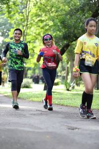 BIB: 030, 099
                            <button type="button" onclick="openModal(5041777)" class="btn btn-primary btn-sm float-right btn-popup" data-toggle="modal" data-target=".modal-high-quality">
                        <i class="fas fa-shopping-cart"></i> Add to Cart
                    </button>
                                            <button type="button" onclick="isThisMe(5041777, true)" class="btn btn-success btn-sm float-right btn-popup btn-isme hidden" data-toggle="tooltip" data-placement="bottom" title="นี่คือรูปของคุณใช่ไหม คลิกที่นี่เพื่อเอาเข้าอัลบั้ม">
                        <i class="fas fa-plus"></i> Add to album
                    </button>
                    <button type="button" onclick="isThisMe(5041777, false)" class="btn btn-warning btn-sm float-right btn-popup btn-isnotme hidden">
                        <i class="fas fa-ban"></i> Remove from album
                    </button>