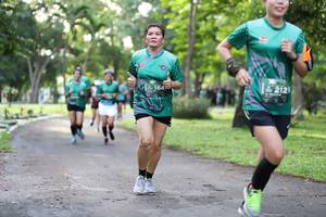 BIB: 212, 164
                            <button type="button" onclick="openModal(5032767)" class="btn btn-primary btn-sm float-right btn-popup" data-toggle="modal" data-target=".modal-high-quality">
                        <i class="fas fa-shopping-cart"></i> Add to Cart
                    </button>
                                            <button type="button" onclick="isThisMe(5032767, true)" class="btn btn-success btn-sm float-right btn-popup btn-isme hidden" data-toggle="tooltip" data-placement="bottom" title="นี่คือรูปของคุณใช่ไหม คลิกที่นี่เพื่อเอาเข้าอัลบั้ม">
                        <i class="fas fa-plus"></i> Add to album
                    </button>
                    <button type="button" onclick="isThisMe(5032767, false)" class="btn btn-warning btn-sm float-right btn-popup btn-isnotme hidden">
                        <i class="fas fa-ban"></i> Remove from album
                    </button>