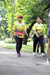 BIB: 0946, 0947
                            <button type="button" onclick="openModal(5041837)" class="btn btn-primary btn-sm float-right btn-popup" data-toggle="modal" data-target=".modal-high-quality">
                        <i class="fas fa-shopping-cart"></i> Add to Cart
                    </button>
                                            <button type="button" onclick="isThisMe(5041837, true)" class="btn btn-success btn-sm float-right btn-popup btn-isme hidden" data-toggle="tooltip" data-placement="bottom" title="นี่คือรูปของคุณใช่ไหม คลิกที่นี่เพื่อเอาเข้าอัลบั้ม">
                        <i class="fas fa-plus"></i> Add to album
                    </button>
                    <button type="button" onclick="isThisMe(5041837, false)" class="btn btn-warning btn-sm float-right btn-popup btn-isnotme hidden">
                        <i class="fas fa-ban"></i> Remove from album
                    </button>