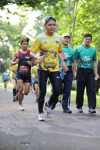 BIB: 229, 230, 0691
                            <button type="button" onclick="openModal(5038005)" class="btn btn-primary btn-sm float-right btn-popup" data-toggle="modal" data-target=".modal-high-quality">
                        <i class="fas fa-shopping-cart"></i> Add to Cart
                    </button>
                                            <button type="button" onclick="isThisMe(5038005, true)" class="btn btn-success btn-sm float-right btn-popup btn-isme hidden" data-toggle="tooltip" data-placement="bottom" title="นี่คือรูปของคุณใช่ไหม คลิกที่นี่เพื่อเอาเข้าอัลบั้ม">
                        <i class="fas fa-plus"></i> Add to album
                    </button>
                    <button type="button" onclick="isThisMe(5038005, false)" class="btn btn-warning btn-sm float-right btn-popup btn-isnotme hidden">
                        <i class="fas fa-ban"></i> Remove from album
                    </button>