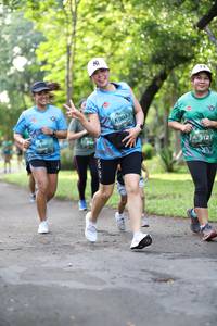 BIB: 312
                            <button type="button" onclick="openModal(5033855)" class="btn btn-primary btn-sm float-right btn-popup" data-toggle="modal" data-target=".modal-high-quality">
                        <i class="fas fa-shopping-cart"></i> Add to Cart
                    </button>
                                            <button type="button" onclick="isThisMe(5033855, true)" class="btn btn-success btn-sm float-right btn-popup btn-isme hidden" data-toggle="tooltip" data-placement="bottom" title="นี่คือรูปของคุณใช่ไหม คลิกที่นี่เพื่อเอาเข้าอัลบั้ม">
                        <i class="fas fa-plus"></i> Add to album
                    </button>
                    <button type="button" onclick="isThisMe(5033855, false)" class="btn btn-warning btn-sm float-right btn-popup btn-isnotme hidden">
                        <i class="fas fa-ban"></i> Remove from album
                    </button>