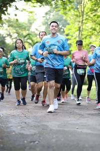 BIB: 558, 848
                            <button type="button" onclick="openModal(5036061)" class="btn btn-primary btn-sm float-right btn-popup" data-toggle="modal" data-target=".modal-high-quality">
                        <i class="fas fa-shopping-cart"></i> Add to Cart
                    </button>
                                            <button type="button" onclick="isThisMe(5036061, true)" class="btn btn-success btn-sm float-right btn-popup btn-isme hidden" data-toggle="tooltip" data-placement="bottom" title="นี่คือรูปของคุณใช่ไหม คลิกที่นี่เพื่อเอาเข้าอัลบั้ม">
                        <i class="fas fa-plus"></i> Add to album
                    </button>
                    <button type="button" onclick="isThisMe(5036061, false)" class="btn btn-warning btn-sm float-right btn-popup btn-isnotme hidden">
                        <i class="fas fa-ban"></i> Remove from album
                    </button>