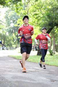 BIB: 0023, 0295
                            <button type="button" onclick="openModal(5050409)" class="btn btn-primary btn-sm float-right btn-popup" data-toggle="modal" data-target=".modal-high-quality">
                        <i class="fas fa-shopping-cart"></i> Add to Cart
                    </button>
                                            <button type="button" onclick="isThisMe(5050409, true)" class="btn btn-success btn-sm float-right btn-popup btn-isme hidden" data-toggle="tooltip" data-placement="bottom" title="นี่คือรูปของคุณใช่ไหม คลิกที่นี่เพื่อเอาเข้าอัลบั้ม">
                        <i class="fas fa-plus"></i> Add to album
                    </button>
                    <button type="button" onclick="isThisMe(5050409, false)" class="btn btn-warning btn-sm float-right btn-popup btn-isnotme hidden">
                        <i class="fas fa-ban"></i> Remove from album
                    </button>