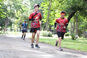 BIB: 0037, 0038
                            <button type="button" onclick="openModal(5070572)" class="btn btn-primary btn-sm float-right btn-popup" data-toggle="modal" data-target=".modal-high-quality">
                        <i class="fas fa-shopping-cart"></i> Add to Cart
                    </button>
                                            <button type="button" onclick="isThisMe(5070572, true)" class="btn btn-success btn-sm float-right btn-popup btn-isme hidden" data-toggle="tooltip" data-placement="bottom" title="นี่คือรูปของคุณใช่ไหม คลิกที่นี่เพื่อเอาเข้าอัลบั้ม">
                        <i class="fas fa-plus"></i> Add to album
                    </button>
                    <button type="button" onclick="isThisMe(5070572, false)" class="btn btn-warning btn-sm float-right btn-popup btn-isnotme hidden">
                        <i class="fas fa-ban"></i> Remove from album
                    </button>