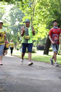 BIB: 0872, 0394
                            <button type="button" onclick="openModal(5040681)" class="btn btn-primary btn-sm float-right btn-popup" data-toggle="modal" data-target=".modal-high-quality">
                        <i class="fas fa-shopping-cart"></i> Add to Cart
                    </button>
                                            <button type="button" onclick="isThisMe(5040681, true)" class="btn btn-success btn-sm float-right btn-popup btn-isme hidden" data-toggle="tooltip" data-placement="bottom" title="นี่คือรูปของคุณใช่ไหม คลิกที่นี่เพื่อเอาเข้าอัลบั้ม">
                        <i class="fas fa-plus"></i> Add to album
                    </button>
                    <button type="button" onclick="isThisMe(5040681, false)" class="btn btn-warning btn-sm float-right btn-popup btn-isnotme hidden">
                        <i class="fas fa-ban"></i> Remove from album
                    </button>