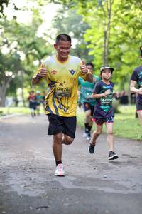 BIB: 0784, 003
                            <button type="button" onclick="openModal(5033415)" class="btn btn-primary btn-sm float-right btn-popup" data-toggle="modal" data-target=".modal-high-quality">
                        <i class="fas fa-shopping-cart"></i> Add to Cart
                    </button>
                                            <button type="button" onclick="isThisMe(5033415, true)" class="btn btn-success btn-sm float-right btn-popup btn-isme hidden" data-toggle="tooltip" data-placement="bottom" title="นี่คือรูปของคุณใช่ไหม คลิกที่นี่เพื่อเอาเข้าอัลบั้ม">
                        <i class="fas fa-plus"></i> Add to album
                    </button>
                    <button type="button" onclick="isThisMe(5033415, false)" class="btn btn-warning btn-sm float-right btn-popup btn-isnotme hidden">
                        <i class="fas fa-ban"></i> Remove from album
                    </button>