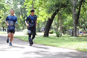 BIB: 0736, 0041
                            <button type="button" onclick="openModal(5084311)" class="btn btn-primary btn-sm float-right btn-popup" data-toggle="modal" data-target=".modal-high-quality">
                        <i class="fas fa-shopping-cart"></i> Add to Cart
                    </button>
                                            <button type="button" onclick="isThisMe(5084311, true)" class="btn btn-success btn-sm float-right btn-popup btn-isme hidden" data-toggle="tooltip" data-placement="bottom" title="นี่คือรูปของคุณใช่ไหม คลิกที่นี่เพื่อเอาเข้าอัลบั้ม">
                        <i class="fas fa-plus"></i> Add to album
                    </button>
                    <button type="button" onclick="isThisMe(5084311, false)" class="btn btn-warning btn-sm float-right btn-popup btn-isnotme hidden">
                        <i class="fas fa-ban"></i> Remove from album
                    </button>