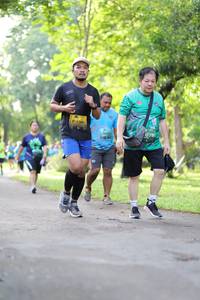 BIB: 1306, 678
                            <button type="button" onclick="openModal(5037741)" class="btn btn-primary btn-sm float-right btn-popup" data-toggle="modal" data-target=".modal-high-quality">
                        <i class="fas fa-shopping-cart"></i> Add to Cart
                    </button>
                                            <button type="button" onclick="isThisMe(5037741, true)" class="btn btn-success btn-sm float-right btn-popup btn-isme hidden" data-toggle="tooltip" data-placement="bottom" title="นี่คือรูปของคุณใช่ไหม คลิกที่นี่เพื่อเอาเข้าอัลบั้ม">
                        <i class="fas fa-plus"></i> Add to album
                    </button>
                    <button type="button" onclick="isThisMe(5037741, false)" class="btn btn-warning btn-sm float-right btn-popup btn-isnotme hidden">
                        <i class="fas fa-ban"></i> Remove from album
                    </button>