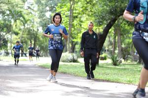 BIB: 605
                            <button type="button" onclick="openModal(5083903)" class="btn btn-primary btn-sm float-right btn-popup" data-toggle="modal" data-target=".modal-high-quality">
                        <i class="fas fa-shopping-cart"></i> Add to Cart
                    </button>
                                            <button type="button" onclick="isThisMe(5083903, true)" class="btn btn-success btn-sm float-right btn-popup btn-isme hidden" data-toggle="tooltip" data-placement="bottom" title="นี่คือรูปของคุณใช่ไหม คลิกที่นี่เพื่อเอาเข้าอัลบั้ม">
                        <i class="fas fa-plus"></i> Add to album
                    </button>
                    <button type="button" onclick="isThisMe(5083903, false)" class="btn btn-warning btn-sm float-right btn-popup btn-isnotme hidden">
                        <i class="fas fa-ban"></i> Remove from album
                    </button>