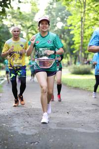 BIB: 1091
                            <button type="button" onclick="openModal(5035432)" class="btn btn-primary btn-sm float-right btn-popup" data-toggle="modal" data-target=".modal-high-quality">
                        <i class="fas fa-shopping-cart"></i> Add to Cart
                    </button>
                                            <button type="button" onclick="isThisMe(5035432, true)" class="btn btn-success btn-sm float-right btn-popup btn-isme hidden" data-toggle="tooltip" data-placement="bottom" title="นี่คือรูปของคุณใช่ไหม คลิกที่นี่เพื่อเอาเข้าอัลบั้ม">
                        <i class="fas fa-plus"></i> Add to album
                    </button>
                    <button type="button" onclick="isThisMe(5035432, false)" class="btn btn-warning btn-sm float-right btn-popup btn-isnotme hidden">
                        <i class="fas fa-ban"></i> Remove from album
                    </button>