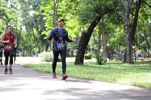 BIB: 00751
                            <button type="button" onclick="openModal(5084032)" class="btn btn-primary btn-sm float-right btn-popup" data-toggle="modal" data-target=".modal-high-quality">
                        <i class="fas fa-shopping-cart"></i> Add to Cart
                    </button>
                                            <button type="button" onclick="isThisMe(5084032, true)" class="btn btn-success btn-sm float-right btn-popup btn-isme hidden" data-toggle="tooltip" data-placement="bottom" title="นี่คือรูปของคุณใช่ไหม คลิกที่นี่เพื่อเอาเข้าอัลบั้ม">
                        <i class="fas fa-plus"></i> Add to album
                    </button>
                    <button type="button" onclick="isThisMe(5084032, false)" class="btn btn-warning btn-sm float-right btn-popup btn-isnotme hidden">
                        <i class="fas fa-ban"></i> Remove from album
                    </button>