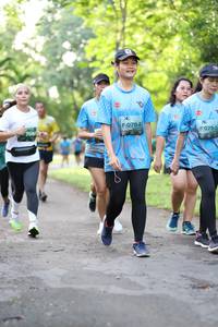 BIB: 705
                            <button type="button" onclick="openModal(5034840)" class="btn btn-primary btn-sm float-right btn-popup" data-toggle="modal" data-target=".modal-high-quality">
                        <i class="fas fa-shopping-cart"></i> Add to Cart
                    </button>
                                            <button type="button" onclick="isThisMe(5034840, true)" class="btn btn-success btn-sm float-right btn-popup btn-isme hidden" data-toggle="tooltip" data-placement="bottom" title="นี่คือรูปของคุณใช่ไหม คลิกที่นี่เพื่อเอาเข้าอัลบั้ม">
                        <i class="fas fa-plus"></i> Add to album
                    </button>
                    <button type="button" onclick="isThisMe(5034840, false)" class="btn btn-warning btn-sm float-right btn-popup btn-isnotme hidden">
                        <i class="fas fa-ban"></i> Remove from album
                    </button>