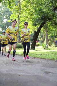 BIB: 0412
                            <button type="button" onclick="openModal(5039307)" class="btn btn-primary btn-sm float-right btn-popup" data-toggle="modal" data-target=".modal-high-quality">
                        <i class="fas fa-shopping-cart"></i> Add to Cart
                    </button>
                                            <button type="button" onclick="isThisMe(5039307, true)" class="btn btn-success btn-sm float-right btn-popup btn-isme hidden" data-toggle="tooltip" data-placement="bottom" title="นี่คือรูปของคุณใช่ไหม คลิกที่นี่เพื่อเอาเข้าอัลบั้ม">
                        <i class="fas fa-plus"></i> Add to album
                    </button>
                    <button type="button" onclick="isThisMe(5039307, false)" class="btn btn-warning btn-sm float-right btn-popup btn-isnotme hidden">
                        <i class="fas fa-ban"></i> Remove from album
                    </button>