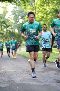 BIB: 088, 759
                            <button type="button" onclick="openModal(5033370)" class="btn btn-primary btn-sm float-right btn-popup" data-toggle="modal" data-target=".modal-high-quality">
                        <i class="fas fa-shopping-cart"></i> Add to Cart
                    </button>
                                            <button type="button" onclick="isThisMe(5033370, true)" class="btn btn-success btn-sm float-right btn-popup btn-isme hidden" data-toggle="tooltip" data-placement="bottom" title="นี่คือรูปของคุณใช่ไหม คลิกที่นี่เพื่อเอาเข้าอัลบั้ม">
                        <i class="fas fa-plus"></i> Add to album
                    </button>
                    <button type="button" onclick="isThisMe(5033370, false)" class="btn btn-warning btn-sm float-right btn-popup btn-isnotme hidden">
                        <i class="fas fa-ban"></i> Remove from album
                    </button>