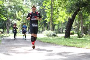 BIB: 0393
                            <button type="button" onclick="openModal(5084220)" class="btn btn-primary btn-sm float-right btn-popup" data-toggle="modal" data-target=".modal-high-quality">
                        <i class="fas fa-shopping-cart"></i> Add to Cart
                    </button>
                                            <button type="button" onclick="isThisMe(5084220, true)" class="btn btn-success btn-sm float-right btn-popup btn-isme hidden" data-toggle="tooltip" data-placement="bottom" title="นี่คือรูปของคุณใช่ไหม คลิกที่นี่เพื่อเอาเข้าอัลบั้ม">
                        <i class="fas fa-plus"></i> Add to album
                    </button>
                    <button type="button" onclick="isThisMe(5084220, false)" class="btn btn-warning btn-sm float-right btn-popup btn-isnotme hidden">
                        <i class="fas fa-ban"></i> Remove from album
                    </button>