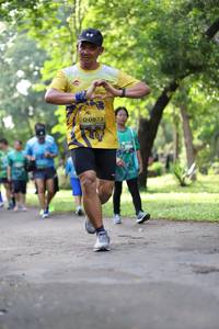 BIB: 0873
                            <button type="button" onclick="openModal(5038292)" class="btn btn-primary btn-sm float-right btn-popup" data-toggle="modal" data-target=".modal-high-quality">
                        <i class="fas fa-shopping-cart"></i> Add to Cart
                    </button>
                                            <button type="button" onclick="isThisMe(5038292, true)" class="btn btn-success btn-sm float-right btn-popup btn-isme hidden" data-toggle="tooltip" data-placement="bottom" title="นี่คือรูปของคุณใช่ไหม คลิกที่นี่เพื่อเอาเข้าอัลบั้ม">
                        <i class="fas fa-plus"></i> Add to album
                    </button>
                    <button type="button" onclick="isThisMe(5038292, false)" class="btn btn-warning btn-sm float-right btn-popup btn-isnotme hidden">
                        <i class="fas fa-ban"></i> Remove from album
                    </button>