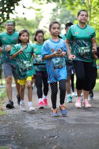 BIB: 269, 454
                            <button type="button" onclick="openModal(5036469)" class="btn btn-primary btn-sm float-right btn-popup" data-toggle="modal" data-target=".modal-high-quality">
                        <i class="fas fa-shopping-cart"></i> Add to Cart
                    </button>
                                            <button type="button" onclick="isThisMe(5036469, true)" class="btn btn-success btn-sm float-right btn-popup btn-isme hidden" data-toggle="tooltip" data-placement="bottom" title="นี่คือรูปของคุณใช่ไหม คลิกที่นี่เพื่อเอาเข้าอัลบั้ม">
                        <i class="fas fa-plus"></i> Add to album
                    </button>
                    <button type="button" onclick="isThisMe(5036469, false)" class="btn btn-warning btn-sm float-right btn-popup btn-isnotme hidden">
                        <i class="fas fa-ban"></i> Remove from album
                    </button>