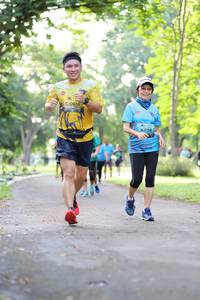 BIB: 0616, 038
                            <button type="button" onclick="openModal(5037697)" class="btn btn-primary btn-sm float-right btn-popup" data-toggle="modal" data-target=".modal-high-quality">
                        <i class="fas fa-shopping-cart"></i> Add to Cart
                    </button>
                                            <button type="button" onclick="isThisMe(5037697, true)" class="btn btn-success btn-sm float-right btn-popup btn-isme hidden" data-toggle="tooltip" data-placement="bottom" title="นี่คือรูปของคุณใช่ไหม คลิกที่นี่เพื่อเอาเข้าอัลบั้ม">
                        <i class="fas fa-plus"></i> Add to album
                    </button>
                    <button type="button" onclick="isThisMe(5037697, false)" class="btn btn-warning btn-sm float-right btn-popup btn-isnotme hidden">
                        <i class="fas fa-ban"></i> Remove from album
                    </button>