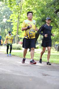 BIB: 034
                            <button type="button" onclick="openModal(5041321)" class="btn btn-primary btn-sm float-right btn-popup" data-toggle="modal" data-target=".modal-high-quality">
                        <i class="fas fa-shopping-cart"></i> Add to Cart
                    </button>
                                            <button type="button" onclick="isThisMe(5041321, true)" class="btn btn-success btn-sm float-right btn-popup btn-isme hidden" data-toggle="tooltip" data-placement="bottom" title="นี่คือรูปของคุณใช่ไหม คลิกที่นี่เพื่อเอาเข้าอัลบั้ม">
                        <i class="fas fa-plus"></i> Add to album
                    </button>
                    <button type="button" onclick="isThisMe(5041321, false)" class="btn btn-warning btn-sm float-right btn-popup btn-isnotme hidden">
                        <i class="fas fa-ban"></i> Remove from album
                    </button>