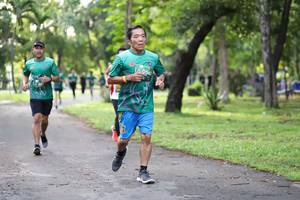 BIB: 056
                            <button type="button" onclick="openModal(5025796)" class="btn btn-primary btn-sm float-right btn-popup" data-toggle="modal" data-target=".modal-high-quality">
                        <i class="fas fa-shopping-cart"></i> Add to Cart
                    </button>
                                            <button type="button" onclick="isThisMe(5025796, true)" class="btn btn-success btn-sm float-right btn-popup btn-isme hidden" data-toggle="tooltip" data-placement="bottom" title="นี่คือรูปของคุณใช่ไหม คลิกที่นี่เพื่อเอาเข้าอัลบั้ม">
                        <i class="fas fa-plus"></i> Add to album
                    </button>
                    <button type="button" onclick="isThisMe(5025796, false)" class="btn btn-warning btn-sm float-right btn-popup btn-isnotme hidden">
                        <i class="fas fa-ban"></i> Remove from album
                    </button>