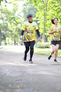 BIB: 0930, 933
                            <button type="button" onclick="openModal(5041215)" class="btn btn-primary btn-sm float-right btn-popup" data-toggle="modal" data-target=".modal-high-quality">
                        <i class="fas fa-shopping-cart"></i> Add to Cart
                    </button>
                                            <button type="button" onclick="isThisMe(5041215, true)" class="btn btn-success btn-sm float-right btn-popup btn-isme hidden" data-toggle="tooltip" data-placement="bottom" title="นี่คือรูปของคุณใช่ไหม คลิกที่นี่เพื่อเอาเข้าอัลบั้ม">
                        <i class="fas fa-plus"></i> Add to album
                    </button>
                    <button type="button" onclick="isThisMe(5041215, false)" class="btn btn-warning btn-sm float-right btn-popup btn-isnotme hidden">
                        <i class="fas fa-ban"></i> Remove from album
                    </button>