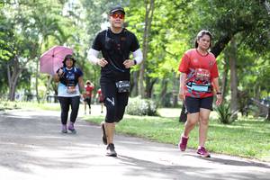 BIB: 0264, 1109
                            <button type="button" onclick="openModal(5083976)" class="btn btn-primary btn-sm float-right btn-popup" data-toggle="modal" data-target=".modal-high-quality">
                        <i class="fas fa-shopping-cart"></i> Add to Cart
                    </button>
                                            <button type="button" onclick="isThisMe(5083976, true)" class="btn btn-success btn-sm float-right btn-popup btn-isme hidden" data-toggle="tooltip" data-placement="bottom" title="นี่คือรูปของคุณใช่ไหม คลิกที่นี่เพื่อเอาเข้าอัลบั้ม">
                        <i class="fas fa-plus"></i> Add to album
                    </button>
                    <button type="button" onclick="isThisMe(5083976, false)" class="btn btn-warning btn-sm float-right btn-popup btn-isnotme hidden">
                        <i class="fas fa-ban"></i> Remove from album
                    </button>