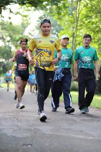 BIB: 229, 230, 0691
                            <button type="button" onclick="openModal(5038002)" class="btn btn-primary btn-sm float-right btn-popup" data-toggle="modal" data-target=".modal-high-quality">
                        <i class="fas fa-shopping-cart"></i> Add to Cart
                    </button>
                                            <button type="button" onclick="isThisMe(5038002, true)" class="btn btn-success btn-sm float-right btn-popup btn-isme hidden" data-toggle="tooltip" data-placement="bottom" title="นี่คือรูปของคุณใช่ไหม คลิกที่นี่เพื่อเอาเข้าอัลบั้ม">
                        <i class="fas fa-plus"></i> Add to album
                    </button>
                    <button type="button" onclick="isThisMe(5038002, false)" class="btn btn-warning btn-sm float-right btn-popup btn-isnotme hidden">
                        <i class="fas fa-ban"></i> Remove from album
                    </button>