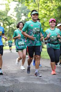 BIB: 102, 101, 828
                            <button type="button" onclick="openModal(5033564)" class="btn btn-primary btn-sm float-right btn-popup" data-toggle="modal" data-target=".modal-high-quality">
                        <i class="fas fa-shopping-cart"></i> Add to Cart
                    </button>
                                            <button type="button" onclick="isThisMe(5033564, true)" class="btn btn-success btn-sm float-right btn-popup btn-isme hidden" data-toggle="tooltip" data-placement="bottom" title="นี่คือรูปของคุณใช่ไหม คลิกที่นี่เพื่อเอาเข้าอัลบั้ม">
                        <i class="fas fa-plus"></i> Add to album
                    </button>
                    <button type="button" onclick="isThisMe(5033564, false)" class="btn btn-warning btn-sm float-right btn-popup btn-isnotme hidden">
                        <i class="fas fa-ban"></i> Remove from album
                    </button>