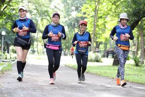 BIB: 0025, 0027, 0026, 0024
                            <button type="button" onclick="openModal(5051076)" class="btn btn-primary btn-sm float-right btn-popup" data-toggle="modal" data-target=".modal-high-quality">
                        <i class="fas fa-shopping-cart"></i> Add to Cart
                    </button>
                                            <button type="button" onclick="isThisMe(5051076, true)" class="btn btn-success btn-sm float-right btn-popup btn-isme hidden" data-toggle="tooltip" data-placement="bottom" title="นี่คือรูปของคุณใช่ไหม คลิกที่นี่เพื่อเอาเข้าอัลบั้ม">
                        <i class="fas fa-plus"></i> Add to album
                    </button>
                    <button type="button" onclick="isThisMe(5051076, false)" class="btn btn-warning btn-sm float-right btn-popup btn-isnotme hidden">
                        <i class="fas fa-ban"></i> Remove from album
                    </button>