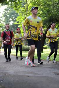 BIB: 0996, 0803
                            <button type="button" onclick="openModal(5039812)" class="btn btn-primary btn-sm float-right btn-popup" data-toggle="modal" data-target=".modal-high-quality">
                        <i class="fas fa-shopping-cart"></i> Add to Cart
                    </button>
                                            <button type="button" onclick="isThisMe(5039812, true)" class="btn btn-success btn-sm float-right btn-popup btn-isme hidden" data-toggle="tooltip" data-placement="bottom" title="นี่คือรูปของคุณใช่ไหม คลิกที่นี่เพื่อเอาเข้าอัลบั้ม">
                        <i class="fas fa-plus"></i> Add to album
                    </button>
                    <button type="button" onclick="isThisMe(5039812, false)" class="btn btn-warning btn-sm float-right btn-popup btn-isnotme hidden">
                        <i class="fas fa-ban"></i> Remove from album
                    </button>