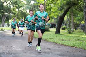 BIB: 212
                            <button type="button" onclick="openModal(5032762)" class="btn btn-primary btn-sm float-right btn-popup" data-toggle="modal" data-target=".modal-high-quality">
                        <i class="fas fa-shopping-cart"></i> Add to Cart
                    </button>
                                            <button type="button" onclick="isThisMe(5032762, true)" class="btn btn-success btn-sm float-right btn-popup btn-isme hidden" data-toggle="tooltip" data-placement="bottom" title="นี่คือรูปของคุณใช่ไหม คลิกที่นี่เพื่อเอาเข้าอัลบั้ม">
                        <i class="fas fa-plus"></i> Add to album
                    </button>
                    <button type="button" onclick="isThisMe(5032762, false)" class="btn btn-warning btn-sm float-right btn-popup btn-isnotme hidden">
                        <i class="fas fa-ban"></i> Remove from album
                    </button>