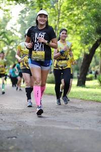 BIB: 0919
                            <button type="button" onclick="openModal(5038185)" class="btn btn-primary btn-sm float-right btn-popup" data-toggle="modal" data-target=".modal-high-quality">
                        <i class="fas fa-shopping-cart"></i> Add to Cart
                    </button>
                                            <button type="button" onclick="isThisMe(5038185, true)" class="btn btn-success btn-sm float-right btn-popup btn-isme hidden" data-toggle="tooltip" data-placement="bottom" title="นี่คือรูปของคุณใช่ไหม คลิกที่นี่เพื่อเอาเข้าอัลบั้ม">
                        <i class="fas fa-plus"></i> Add to album
                    </button>
                    <button type="button" onclick="isThisMe(5038185, false)" class="btn btn-warning btn-sm float-right btn-popup btn-isnotme hidden">
                        <i class="fas fa-ban"></i> Remove from album
                    </button>
