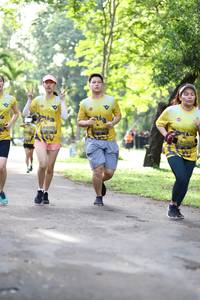 BIB: 0105
                            <button type="button" onclick="openModal(5040793)" class="btn btn-primary btn-sm float-right btn-popup" data-toggle="modal" data-target=".modal-high-quality">
                        <i class="fas fa-shopping-cart"></i> Add to Cart
                    </button>
                                            <button type="button" onclick="isThisMe(5040793, true)" class="btn btn-success btn-sm float-right btn-popup btn-isme hidden" data-toggle="tooltip" data-placement="bottom" title="นี่คือรูปของคุณใช่ไหม คลิกที่นี่เพื่อเอาเข้าอัลบั้ม">
                        <i class="fas fa-plus"></i> Add to album
                    </button>
                    <button type="button" onclick="isThisMe(5040793, false)" class="btn btn-warning btn-sm float-right btn-popup btn-isnotme hidden">
                        <i class="fas fa-ban"></i> Remove from album
                    </button>