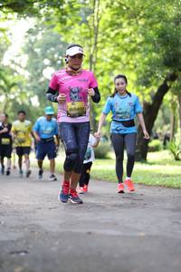 BIB: 0402
                            <button type="button" onclick="openModal(5038435)" class="btn btn-primary btn-sm float-right btn-popup" data-toggle="modal" data-target=".modal-high-quality">
                        <i class="fas fa-shopping-cart"></i> Add to Cart
                    </button>
                                            <button type="button" onclick="isThisMe(5038435, true)" class="btn btn-success btn-sm float-right btn-popup btn-isme hidden" data-toggle="tooltip" data-placement="bottom" title="นี่คือรูปของคุณใช่ไหม คลิกที่นี่เพื่อเอาเข้าอัลบั้ม">
                        <i class="fas fa-plus"></i> Add to album
                    </button>
                    <button type="button" onclick="isThisMe(5038435, false)" class="btn btn-warning btn-sm float-right btn-popup btn-isnotme hidden">
                        <i class="fas fa-ban"></i> Remove from album
                    </button>