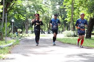 BIB: 422
                            <button type="button" onclick="openModal(5084231)" class="btn btn-primary btn-sm float-right btn-popup" data-toggle="modal" data-target=".modal-high-quality">
                        <i class="fas fa-shopping-cart"></i> Add to Cart
                    </button>
                                            <button type="button" onclick="isThisMe(5084231, true)" class="btn btn-success btn-sm float-right btn-popup btn-isme hidden" data-toggle="tooltip" data-placement="bottom" title="นี่คือรูปของคุณใช่ไหม คลิกที่นี่เพื่อเอาเข้าอัลบั้ม">
                        <i class="fas fa-plus"></i> Add to album
                    </button>
                    <button type="button" onclick="isThisMe(5084231, false)" class="btn btn-warning btn-sm float-right btn-popup btn-isnotme hidden">
                        <i class="fas fa-ban"></i> Remove from album
                    </button>