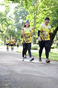 BIB: 1062
                            <button type="button" onclick="openModal(5041769)" class="btn btn-primary btn-sm float-right btn-popup" data-toggle="modal" data-target=".modal-high-quality">
                        <i class="fas fa-shopping-cart"></i> Add to Cart
                    </button>
                                            <button type="button" onclick="isThisMe(5041769, true)" class="btn btn-success btn-sm float-right btn-popup btn-isme hidden" data-toggle="tooltip" data-placement="bottom" title="นี่คือรูปของคุณใช่ไหม คลิกที่นี่เพื่อเอาเข้าอัลบั้ม">
                        <i class="fas fa-plus"></i> Add to album
                    </button>
                    <button type="button" onclick="isThisMe(5041769, false)" class="btn btn-warning btn-sm float-right btn-popup btn-isnotme hidden">
                        <i class="fas fa-ban"></i> Remove from album
                    </button>