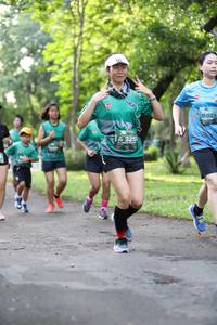 BIB: 023, 325
                            <button type="button" onclick="openModal(5033450)" class="btn btn-primary btn-sm float-right btn-popup" data-toggle="modal" data-target=".modal-high-quality">
                        <i class="fas fa-shopping-cart"></i> Add to Cart
                    </button>
                                            <button type="button" onclick="isThisMe(5033450, true)" class="btn btn-success btn-sm float-right btn-popup btn-isme hidden" data-toggle="tooltip" data-placement="bottom" title="นี่คือรูปของคุณใช่ไหม คลิกที่นี่เพื่อเอาเข้าอัลบั้ม">
                        <i class="fas fa-plus"></i> Add to album
                    </button>
                    <button type="button" onclick="isThisMe(5033450, false)" class="btn btn-warning btn-sm float-right btn-popup btn-isnotme hidden">
                        <i class="fas fa-ban"></i> Remove from album
                    </button>