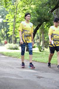 BIB: 0194, 0191
                            <button type="button" onclick="openModal(5049040)" class="btn btn-primary btn-sm float-right btn-popup" data-toggle="modal" data-target=".modal-high-quality">
                        <i class="fas fa-shopping-cart"></i> Add to Cart
                    </button>
                                            <button type="button" onclick="isThisMe(5049040, true)" class="btn btn-success btn-sm float-right btn-popup btn-isme hidden" data-toggle="tooltip" data-placement="bottom" title="นี่คือรูปของคุณใช่ไหม คลิกที่นี่เพื่อเอาเข้าอัลบั้ม">
                        <i class="fas fa-plus"></i> Add to album
                    </button>
                    <button type="button" onclick="isThisMe(5049040, false)" class="btn btn-warning btn-sm float-right btn-popup btn-isnotme hidden">
                        <i class="fas fa-ban"></i> Remove from album
                    </button>