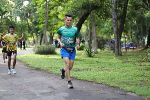 BIB: 852
                            <button type="button" onclick="openModal(5032249)" class="btn btn-primary btn-sm float-right btn-popup" data-toggle="modal" data-target=".modal-high-quality">
                        <i class="fas fa-shopping-cart"></i> Add to Cart
                    </button>
                                            <button type="button" onclick="isThisMe(5032249, true)" class="btn btn-success btn-sm float-right btn-popup btn-isme hidden" data-toggle="tooltip" data-placement="bottom" title="นี่คือรูปของคุณใช่ไหม คลิกที่นี่เพื่อเอาเข้าอัลบั้ม">
                        <i class="fas fa-plus"></i> Add to album
                    </button>
                    <button type="button" onclick="isThisMe(5032249, false)" class="btn btn-warning btn-sm float-right btn-popup btn-isnotme hidden">
                        <i class="fas fa-ban"></i> Remove from album
                    </button>