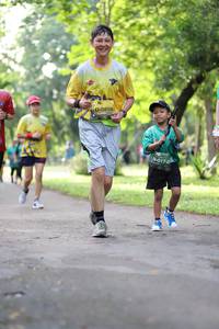 BIB: 0856
                            <button type="button" onclick="openModal(5038241)" class="btn btn-primary btn-sm float-right btn-popup" data-toggle="modal" data-target=".modal-high-quality">
                        <i class="fas fa-shopping-cart"></i> Add to Cart
                    </button>
                                            <button type="button" onclick="isThisMe(5038241, true)" class="btn btn-success btn-sm float-right btn-popup btn-isme hidden" data-toggle="tooltip" data-placement="bottom" title="นี่คือรูปของคุณใช่ไหม คลิกที่นี่เพื่อเอาเข้าอัลบั้ม">
                        <i class="fas fa-plus"></i> Add to album
                    </button>
                    <button type="button" onclick="isThisMe(5038241, false)" class="btn btn-warning btn-sm float-right btn-popup btn-isnotme hidden">
                        <i class="fas fa-ban"></i> Remove from album
                    </button>