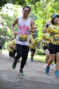 BIB: 0100
                            <button type="button" onclick="openModal(5040222)" class="btn btn-primary btn-sm float-right btn-popup" data-toggle="modal" data-target=".modal-high-quality">
                        <i class="fas fa-shopping-cart"></i> Add to Cart
                    </button>
                                            <button type="button" onclick="isThisMe(5040222, true)" class="btn btn-success btn-sm float-right btn-popup btn-isme hidden" data-toggle="tooltip" data-placement="bottom" title="นี่คือรูปของคุณใช่ไหม คลิกที่นี่เพื่อเอาเข้าอัลบั้ม">
                        <i class="fas fa-plus"></i> Add to album
                    </button>
                    <button type="button" onclick="isThisMe(5040222, false)" class="btn btn-warning btn-sm float-right btn-popup btn-isnotme hidden">
                        <i class="fas fa-ban"></i> Remove from album
                    </button>
