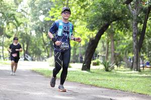 BIB: 0220
                            <button type="button" onclick="openModal(5064528)" class="btn btn-primary btn-sm float-right btn-popup" data-toggle="modal" data-target=".modal-high-quality">
                        <i class="fas fa-shopping-cart"></i> Add to Cart
                    </button>
                                            <button type="button" onclick="isThisMe(5064528, true)" class="btn btn-success btn-sm float-right btn-popup btn-isme hidden" data-toggle="tooltip" data-placement="bottom" title="นี่คือรูปของคุณใช่ไหม คลิกที่นี่เพื่อเอาเข้าอัลบั้ม">
                        <i class="fas fa-plus"></i> Add to album
                    </button>
                    <button type="button" onclick="isThisMe(5064528, false)" class="btn btn-warning btn-sm float-right btn-popup btn-isnotme hidden">
                        <i class="fas fa-ban"></i> Remove from album
                    </button>