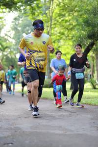 BIB: 0953
                            <button type="button" onclick="openModal(5037985)" class="btn btn-primary btn-sm float-right btn-popup" data-toggle="modal" data-target=".modal-high-quality">
                        <i class="fas fa-shopping-cart"></i> Add to Cart
                    </button>
                                            <button type="button" onclick="isThisMe(5037985, true)" class="btn btn-success btn-sm float-right btn-popup btn-isme hidden" data-toggle="tooltip" data-placement="bottom" title="นี่คือรูปของคุณใช่ไหม คลิกที่นี่เพื่อเอาเข้าอัลบั้ม">
                        <i class="fas fa-plus"></i> Add to album
                    </button>
                    <button type="button" onclick="isThisMe(5037985, false)" class="btn btn-warning btn-sm float-right btn-popup btn-isnotme hidden">
                        <i class="fas fa-ban"></i> Remove from album
                    </button>
